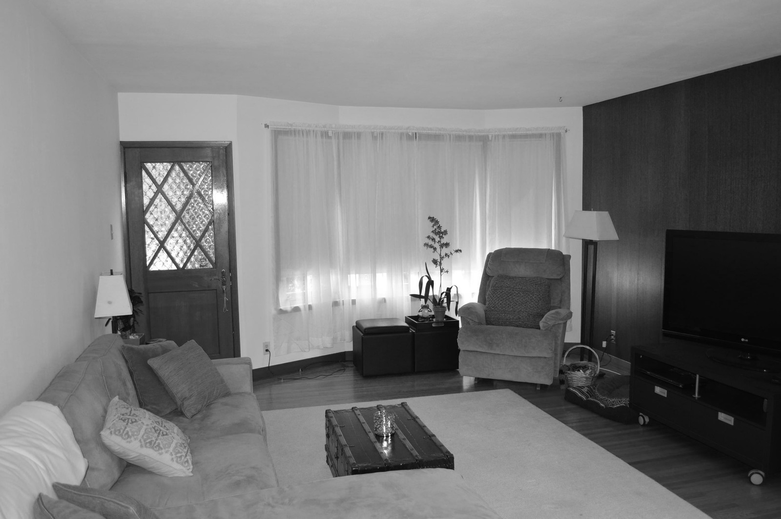 Before: Livingroom/ Entry